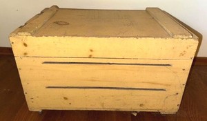 Primitive Painted Wooden Storage Box With Lid Yellow Farmhouse Crate
