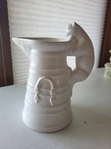 Williams Sonoma Italian Ceramic Cat Handle Pitcher White 7.5in