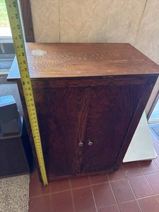 Vintage Oak Grain 2 Door Storage Cabinet Media Stand 40in Tall