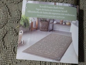 Scroll Foam Bath Mat 24 x 35.8
