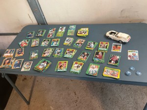 Football & Baseball Card Lot