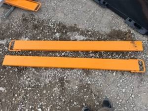 Unused 2026 Skid Steer Pallet Forks Extensions