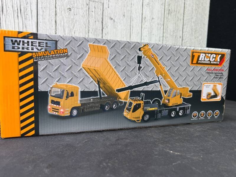 FUTURE Remote Control Crane Toy Truck