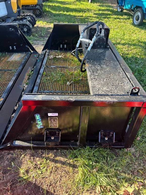 FUTURE Skid Steer Vibratory Screening Bucket (FT-VB59)