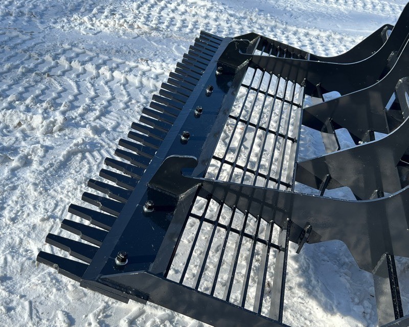 Wolverine Skid Steer ScraperLeveler Attachment (LL-12-78W)