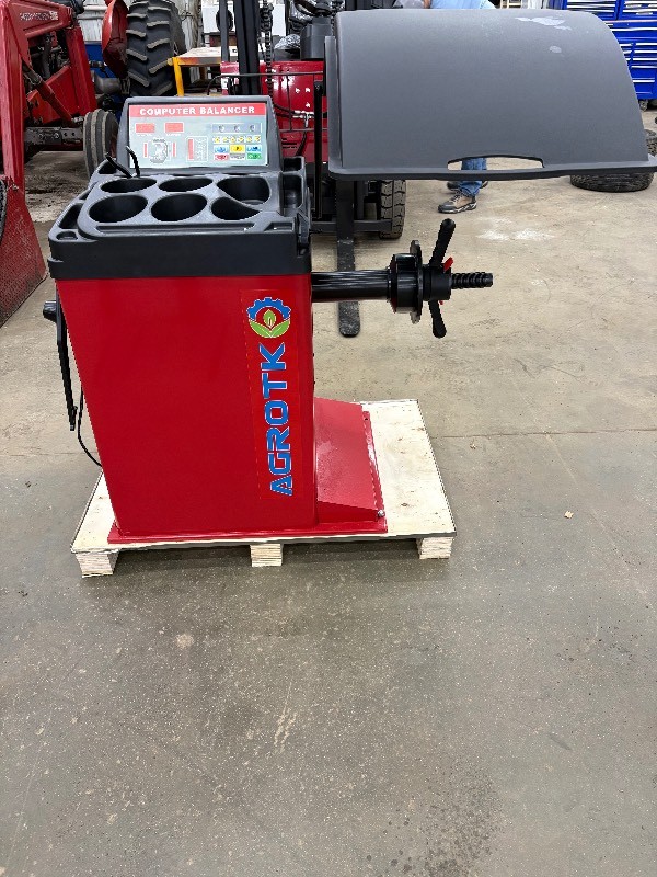SDLANCH Tire Balancing Machine (TBM)