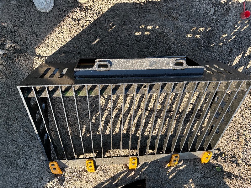 FUTURE Mini Skid Steer Rock Bucket (FT-RB44)