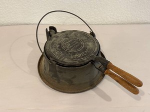 Alfred Andresen & Co. Cast Iron Krumkake Iron