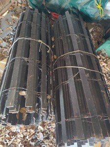 Two Bundles of 4 Snow Fencing
