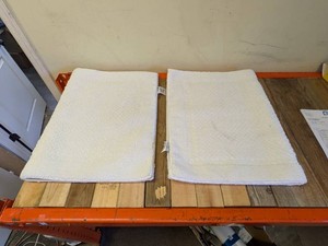 (2) NEW WOMEN OWNED PURELY INDULGENT BATH MAT WHITE