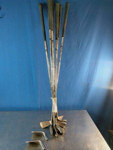 Vintage Lynx Golf. steel-shafted golf iron clubs bundled