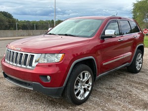 2011 Jeep Grand Cherokee Overland  86k Miles  2 Owner   5.7L HEMI V8  (NO RESERVE)