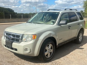 2008 Ford Escape XLT  AWD  99k Miles  No Accidents  (NO RESERVE)