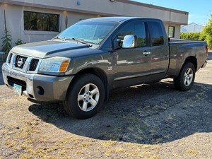 2004 Nissan Titan SE  5.6L V8  No Accidents  (NO RESERVE)