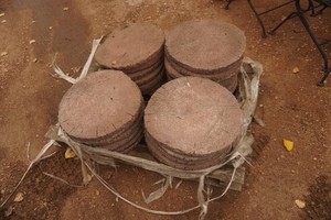 25 - 18 Round Simulated Log Design Concrete Steppers