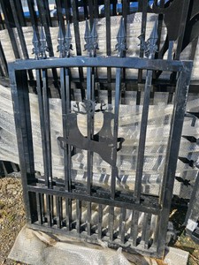 2026 - Unused - FUTURE - 6FT BI-PARTINGIRON GATE DEER MOTIF STYLE - FT-T6