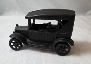 Antique Cast Iron Ford Model T Sedan Marked JM 135 Toy Car. (6 L x 3 12 T x 3 W)- VERY COLLECTIBLE