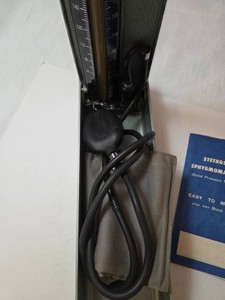 Vintage From the (40s - 50s) Sphygmomanometer Blood Pressure Meter - Metal Box - Model 764.  Comes with manual.  Very RareCollectible.&nbsp &nbsp Crack in rubber pump. - Untested&nbsp