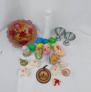 Easter Decor & Collectibles - Mixed Lot of Seasonal Decorations