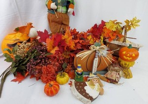 Fall & Halloween Decor - Mixed Seasonal Decorations