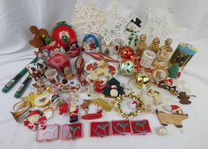 Christmas Ornaments & Holiday Decor Mixed Lot