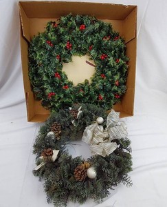 Christmas Wreaths - Holly Berry & Evergreen Decor Set (2pc)