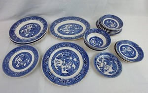Blue Willow Dinnerware - Blue & White Transferware Plates & Bowls