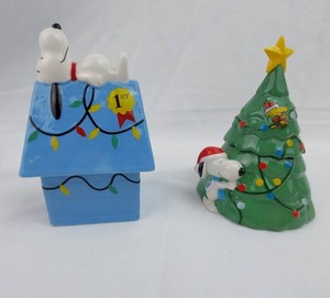 Christmas Salt & Pepper Shakers - Hallmark Peanuts Snoopy 2pc Set
