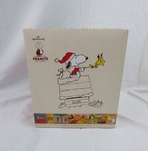 Christmas Figurine - Hallmark Peanuts Gallery 2018 Snoopy & Woodstock