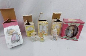 Christmas Figurines & Ornaments - Precious Moments Collection