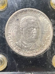 1946 US BOOKER T. WASHINGTON COMMEM HALF DOLLAR IN CASE