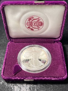 1990 PROOF AMERICAN SILVER EAGLE IN ORIGINAL MINT BOX