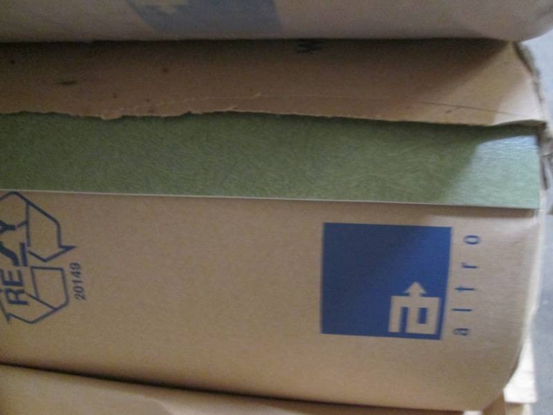 Roll of linoleum flooring 79 wide