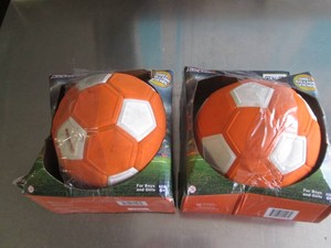 2 Kicker balls