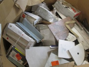 Pallet lot of assorted tiles, great for crafts or small projects