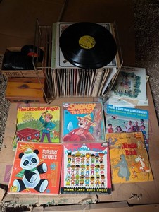 Vintage Childrens Records, 45s & Wooden Cabinet Mixed Lot