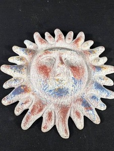 Sun Face Wall Plaque Decorative Radiating Ray Design