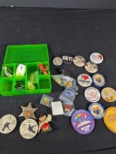Vintage Alaska, Minnesota & Sports Souvenir Button Mixed Lot
