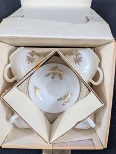 Vintage Milk Glass Teacup & Saucer Set Gold Floral (Lot of 4)