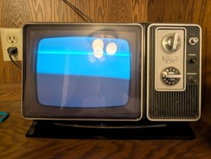 Vintage Zenith ACDC Portable CRT Television