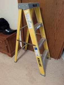 Keller 774 4ft Fiberglass Type I Stepladder 250 Lb