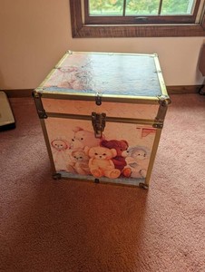 Decorative Teddy Bear Storage Trunk