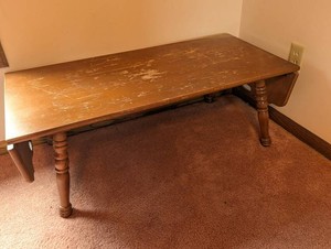 Wood Drop-Leaf CoffeeTable With Turned Legs