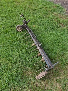 Rolling Lawn Dethatcher Rake With Wheels
