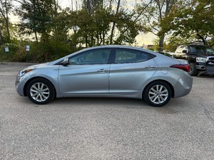 2014 HYUNDAI ELANTRA SE *143k Miles* (NO RESERVE)