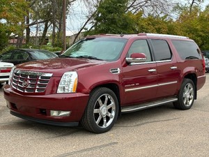 2011 CADILLAC ESCALADE ESV LUXURY All Wheel Drive  3rd Row Seating (NO RESERVE)