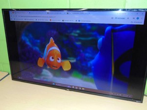 40-inch TCL 40S325 1080p smart LED TV