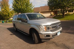 2019 Ford F-150 XLT 4 Door 4 x 4 Crew Cab Truck With Color Coordinated Topper