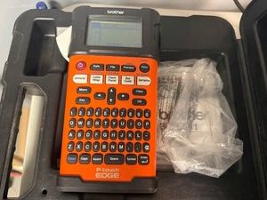 Brother Industrial Handheld Label Printer PT-E300 with Case (Powers on)