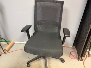 Mesh Back Office Chair Adjustable Cushioned Seat